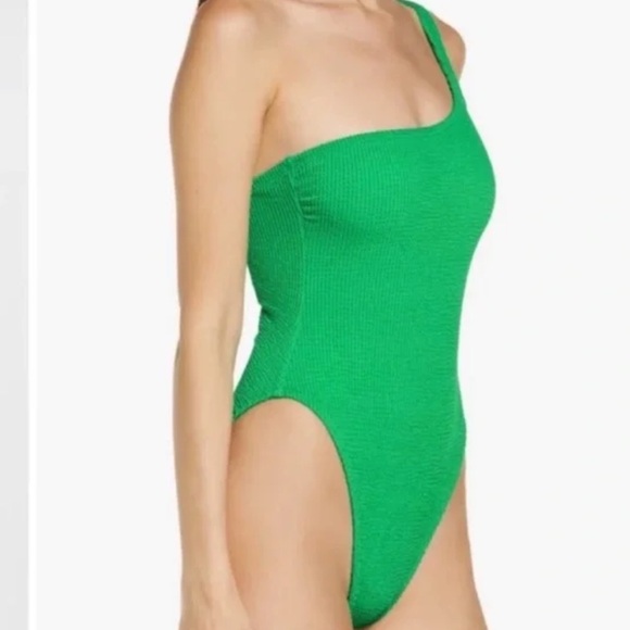 NWT Good American Always Fits Shoulder One
Piece Summer Green - Picture 2 of 11